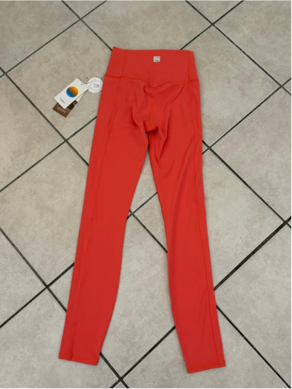 VUORI STUDIO POCKET LEGGING 28” GRAPEFRUIT COLOR SIZE XS - Picture 2 of 8